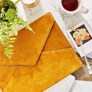 Sonix Velvet Laptop Clutch Case